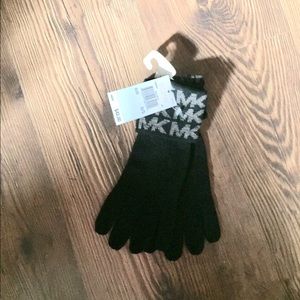 Michael kors gloves NWT